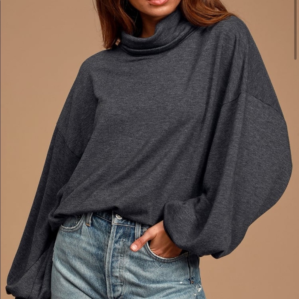 🆕 Lulu’s Charcoal Grey Balloon Sleeve Turtleneck